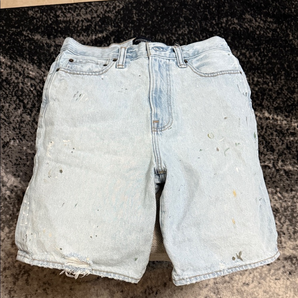 Men’s Abercrombie & Fitch authentic rigid denim baggy shorts size 28